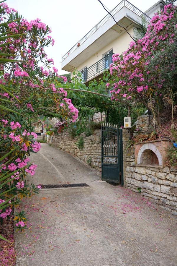 Guesthouse Panorama Nivice ซารานเดอ ภายนอก รูปภาพ