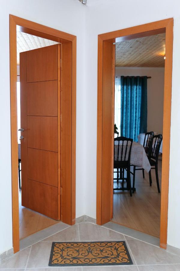 Guesthouse Panorama Nivice ซารานเดอ ภายนอก รูปภาพ
