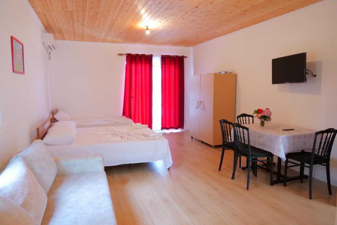 Guesthouse Panorama Nivice ซารานเดอ ภายนอก รูปภาพ