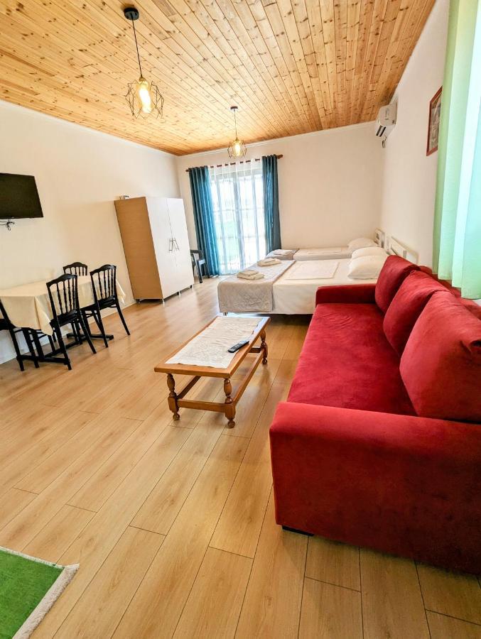 Guesthouse Panorama Nivice ซารานเดอ ภายนอก รูปภาพ